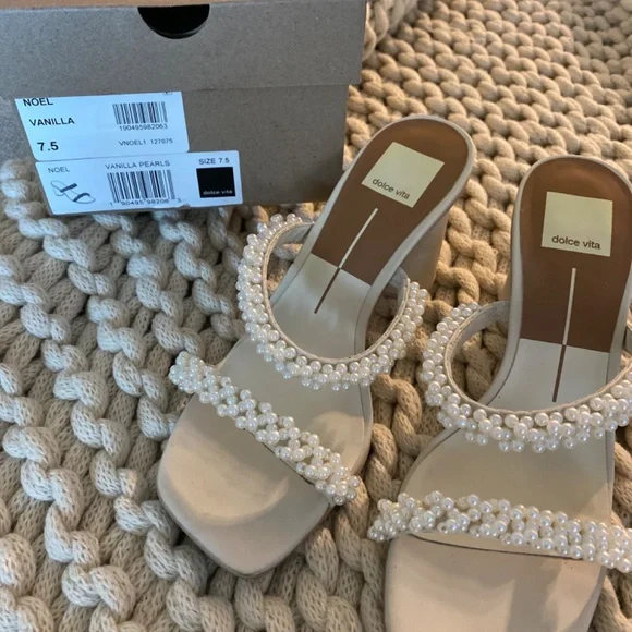 Dolce Vita Noel - Picture 2 of 4